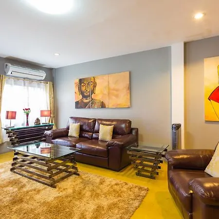 Luxury Town House In The Heart Of The Old City Chiang Mai Exterior photo