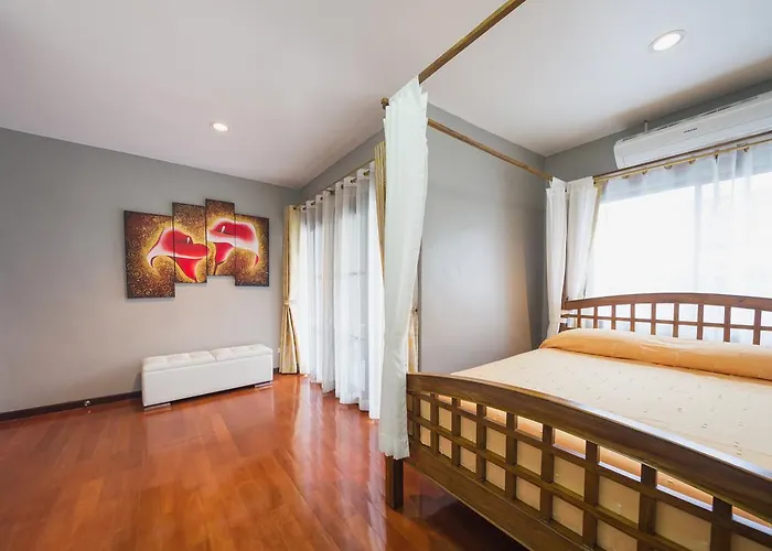 Luxury Town House In The Heart Of The Old City