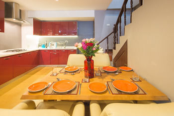 Luxury Town House In The Heart Of The Old छुट्टी का घर *